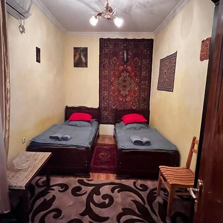 Appartamento Edlen Tbilisi Esterno foto