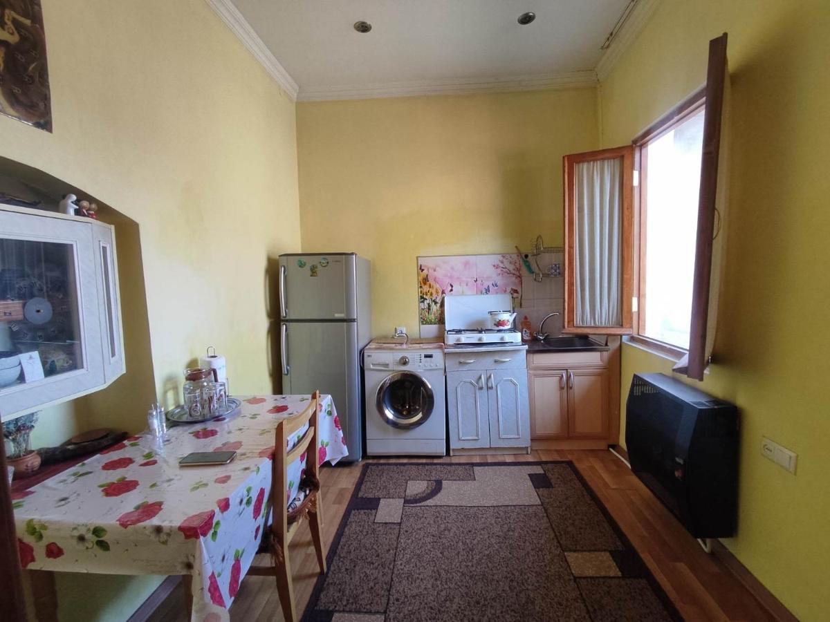 Appartamento Edlen Tbilisi Esterno foto