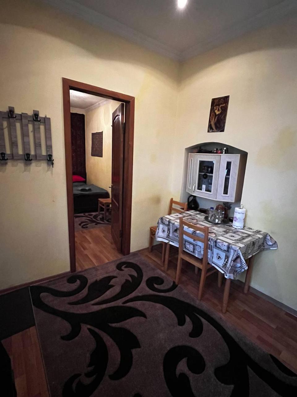Appartamento Edlen Tbilisi Esterno foto