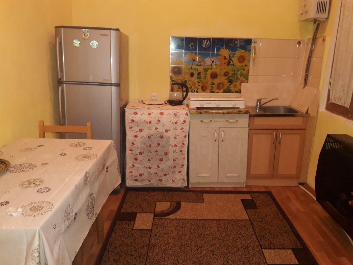 Appartamento Edlen Tbilisi Esterno foto
